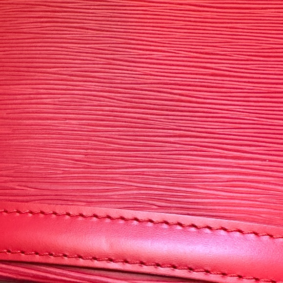 Louis Vuitton vintage authentic red Epi shoulder bag AR0054 - Picture 7 of 7